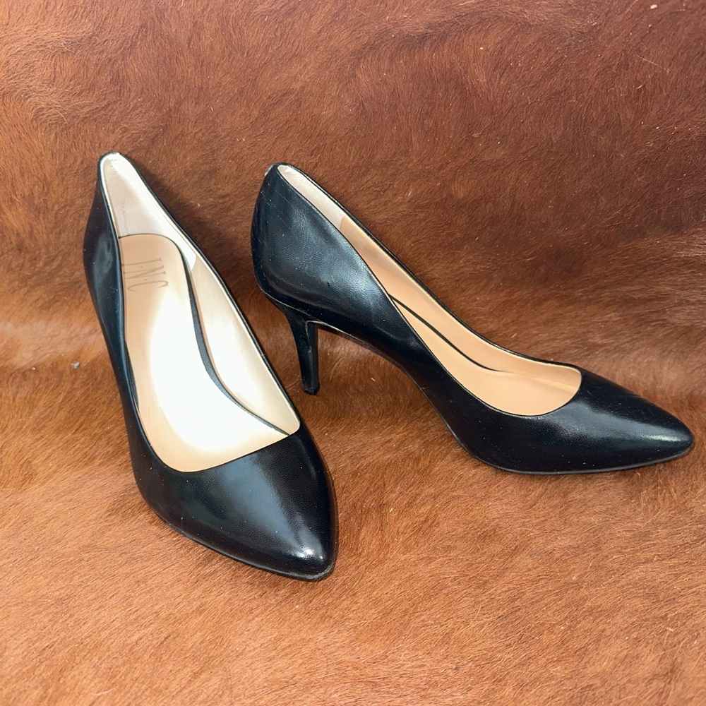 Elegant Black Women's Pumps